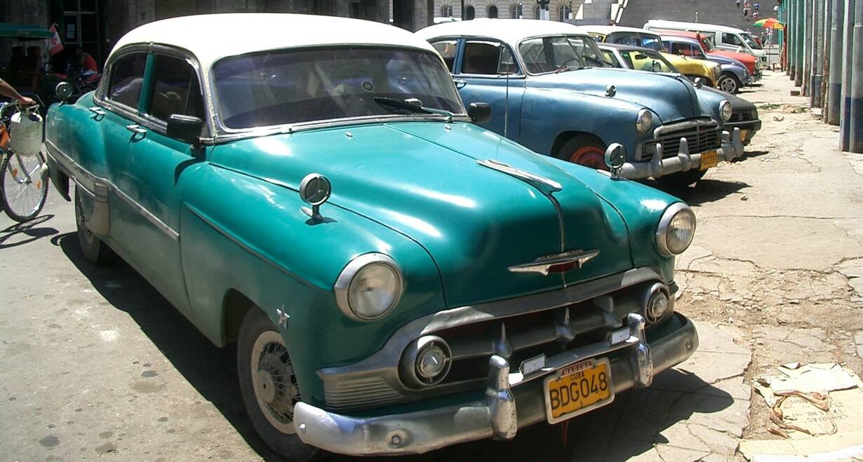 Cuba: het land van felgekleurde oldtimers, tabaksvelden en hagelwitte stranden - CubaModern Havana