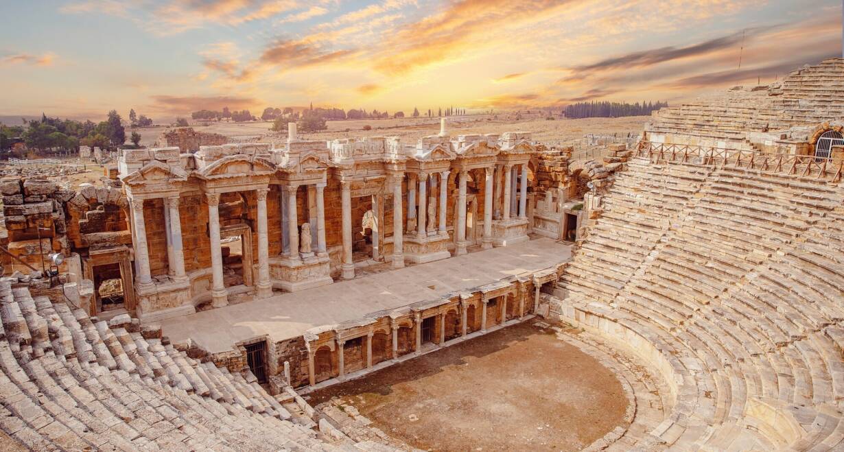 Turkije: ondergrondse steden in Cappadocië, dal van Göreme en het strand in Antalya - TurkijeAntayla - Pamukkale (ca. 240 km)